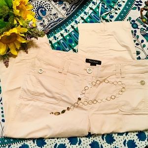 🌻NWOT WHITE HOUSE BLACK MARKET BEIGE CAPRI SHORTS